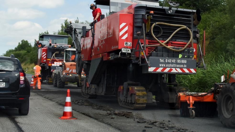 Dieses Bild wird sich bald auch in Jemgum bieten, die Anschlussstelle der A 31 dort wird saniert. Unser Archivbild zeigt eine Baustelle auf der Autobahn 31 auf Emder Stadtgebiet.  © Foto: Hasseler