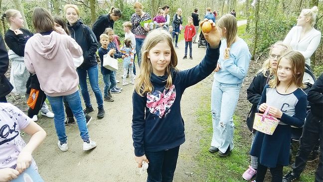 150 Kinder suchen das »Goldene Ei«