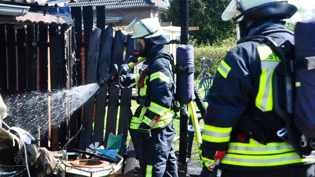 Schuppenbrand in Leer geht glimpflich aus