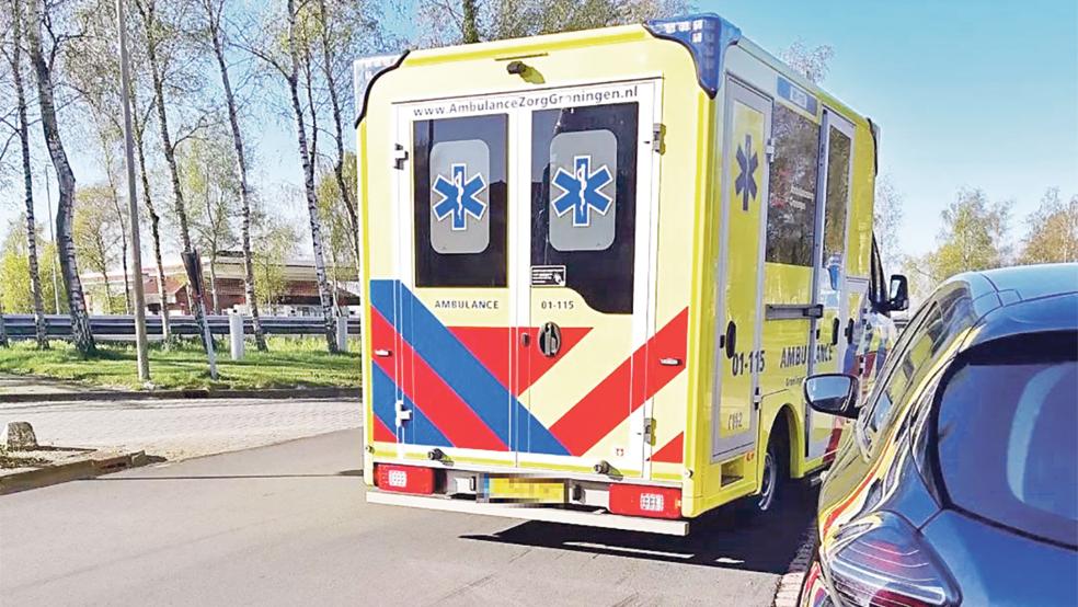 Auf dem Parkplatz der Tankstelle am »Poort van Groningen« wurde ein Kind geboren. © Foto: Politie Oldambt