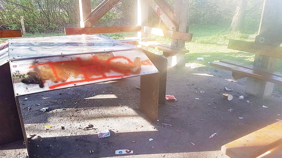 Besonders der Bereich rund um den Turm im Hessepark wird immer wieder zugemüllt.  © Foto: privat