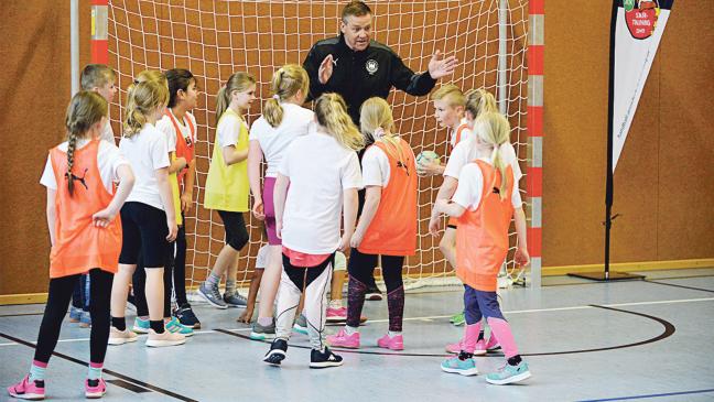 Bundestrainer freut sich über begeisterte Kinder