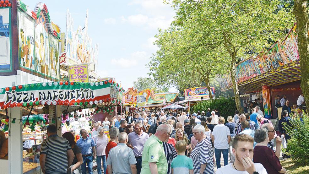 Trubel rund um den Kirchring wird ab dem 4. Juni wieder beim Bunder Pfingstmarkt herrschen.  © Archivfoto: Himstedt