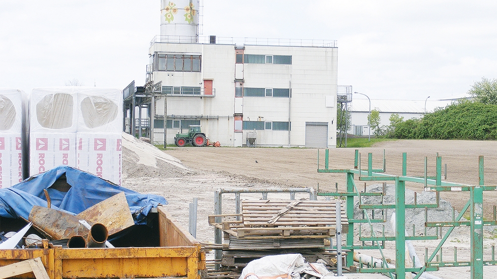 Der Rückbau des Biodiesel-Werks an der Sägemühlenstraße in Leer ist weitgehend abgeschlossen. Die Connemann-Gruppe nutzt den geschaffenen Platz für die eigene Expansion.  © Foto: Szyska