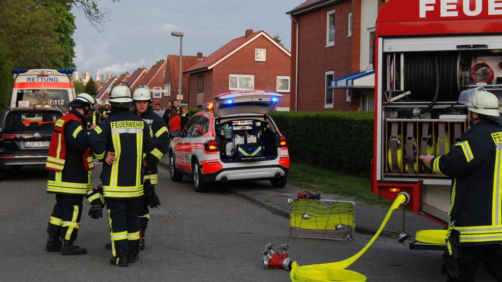 Die Feuerwehr Weener ist gerade an der Norderstraße und der Euckenstraße im Einsatz.  © Foto: Hoegen