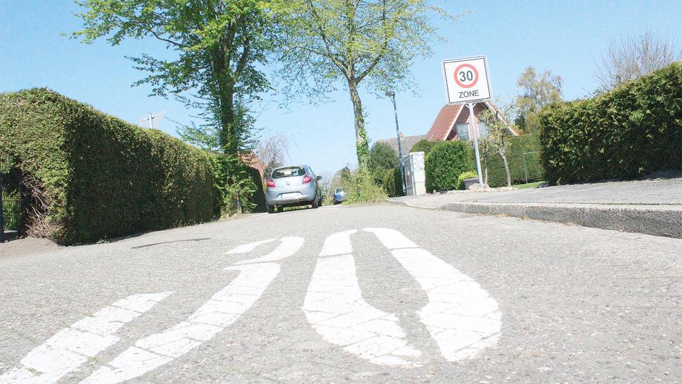 In der Meentelandstraße in Weener gilt Tempo 30.  © Foto: Busemann