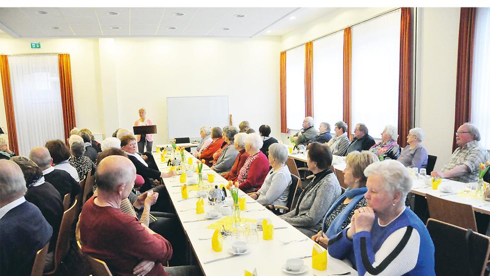 Tjard Jakobs (Bild unten) war Referent bei der »Auszeit« in Bunde.  © Foto: Wolters