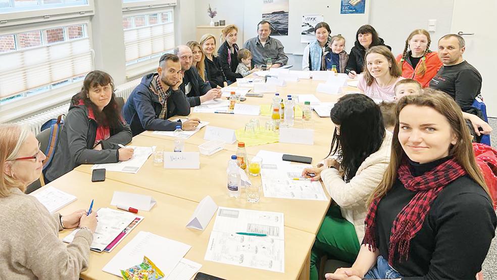 Bei der reformierten Kirchengemeinde in Möhlenwarf fühlten sich die Flüchtlinge aus der Ukraine, die in Bunde untergebracht sind, gestern gut aufgenommen.  © Foto: privat