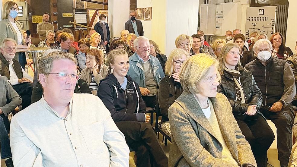Mehr als 50 Interessierte kamen am Donnerstagabend zur Auftaktveranstaltung in den »Hafen 55«.  © Foto: Meyer