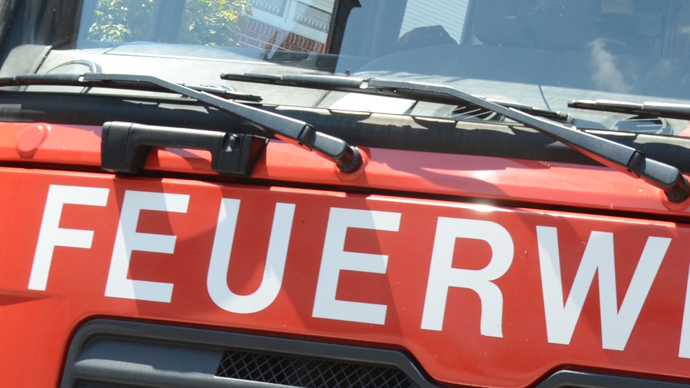 Nur noch tot von der Feuerwehr geborgen werden konnte ein Autofahrer, der heute in Südgeorgsfehn mit einem Traktor zusammengestoßen ist.  © Symbolfoto: Archiv