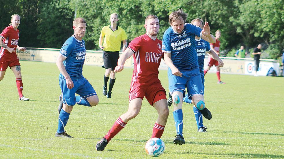 Eike Schmidt erzielte das 2:0 und war auch am 3:0 entscheidend beteiligt.  © Foto: Berents