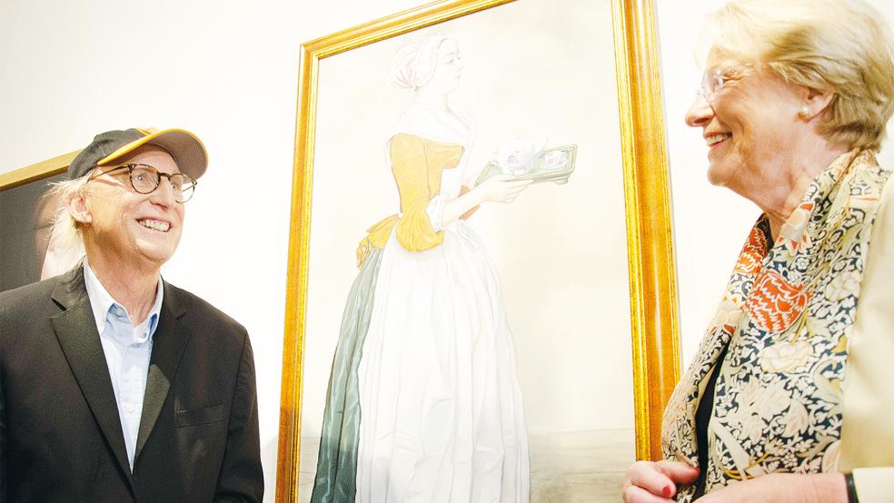 Sie haben Grund zum Feiern: »Kunsthallen-Mutter« Eske Nannen und Komiker Otto Waalkes - hier bei der Eröffnung der Ausstellung »Otto - Coming home« im Juni 2019.  © Archivfoto: Hanken