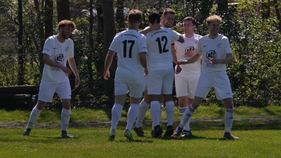 Für die Fußballer von Teutonia geht es nun in vier Spielen um den Aufstieg in die Ostfrieslandklasse A.  © Foto: Born