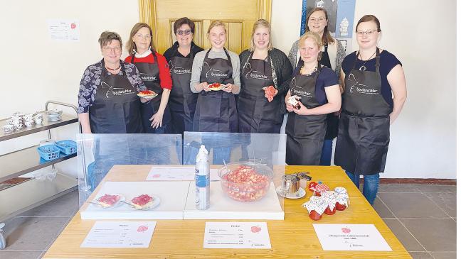 »Landwichter« feiern Erdbeerfest im Steinhaus