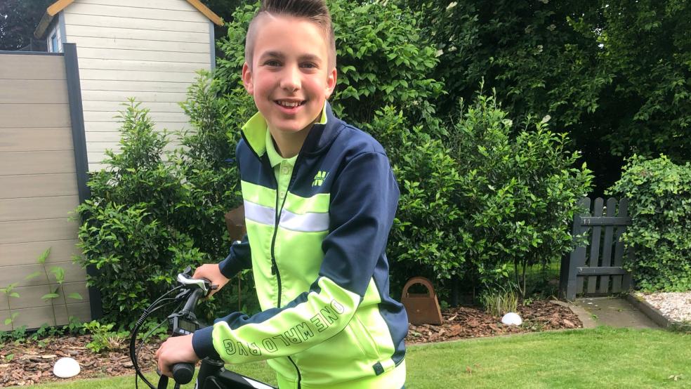 Carl düst liebend gerne mit seinem E-Mountainbike durch die Straßen. Die Ärzte hatten vermutet, er würde nie wieder Fahrrad fahren können.  © Busemann