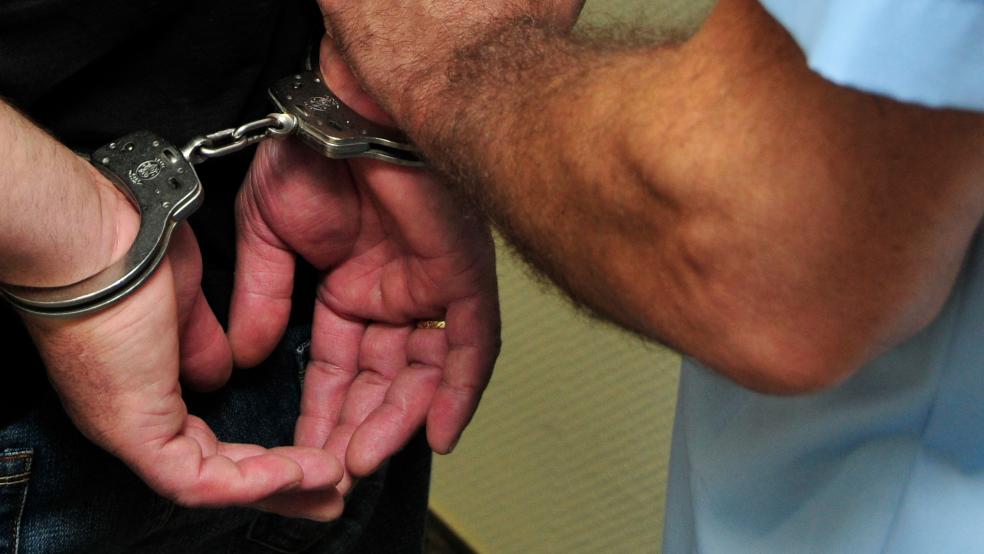 Nach einer Messerattacke in Aurich hat die Polizei einen 43-jährigen Tatverdächtigen vorläufig festgenommen.  © Foto: Archiv