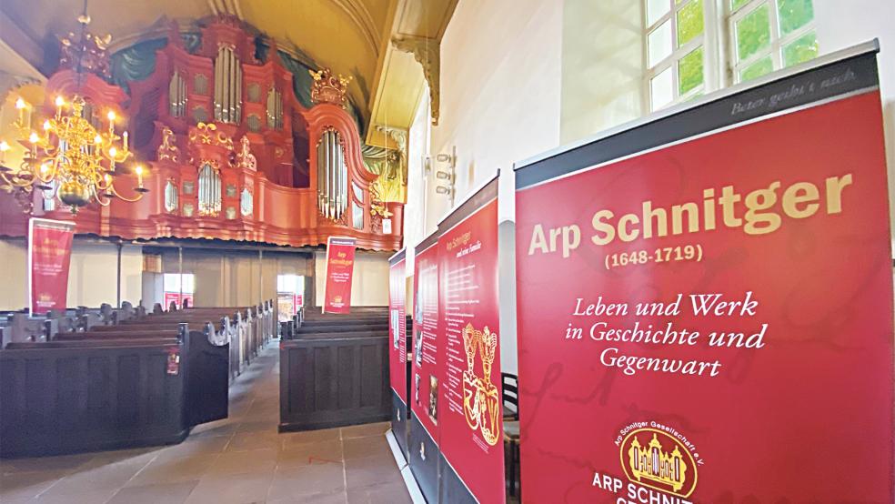 Ein Blick in die Schnitger-Ausstellung in der reformierten Kirche Weener.  © Foto: Hanken