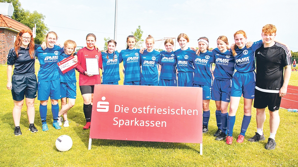 Die B-Juniorinnen der Sportfreunde Möhlenwarf mussten sich im Finale des 7er-Pokals dem SV Komet Walle geschlagen geben.  © Foto: NFV-Kreis Ostfriesland