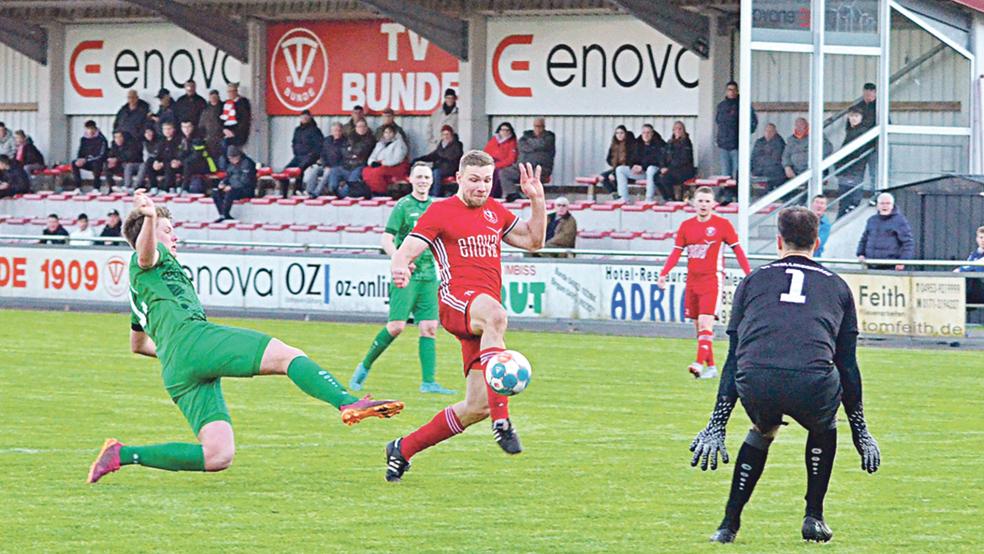 Die Fußball-Abteilung feiert 75-jähriges Bestehen. Am Sonnabend, 9. Juli, wird es ein Wiedersehen der Bunder mit dem SV Wallinghausen (grüne Trikots) geben.  © Foto: Ammermann