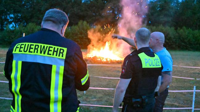 Lagerfeuer sorgt für Feuerwehreinsatz