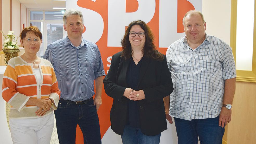 Der geschäftsführende SPD-Kreisvorstand: Anke Schlingmann (von links), Florian Stoye, Anja Troff-Schaffarzyk und Johann Nordbrock. Es fehlen Nico Bloem und Jürgen Köpke.  © Foto: privat