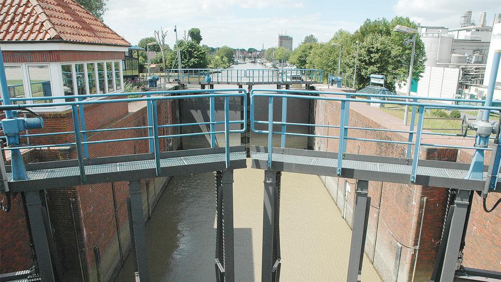 Auch ein Neubau der sanierungsbedürftigen Schleuse im Hafen wird nach Angaben des Bürgermeisters geprüft.  © Foto: Szyska