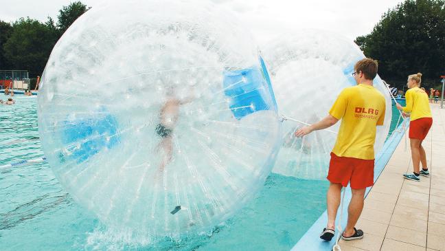 Spaß im Wasser und an Land