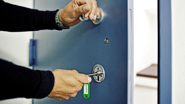 Betrunkener Radfahrer landet in Zelle