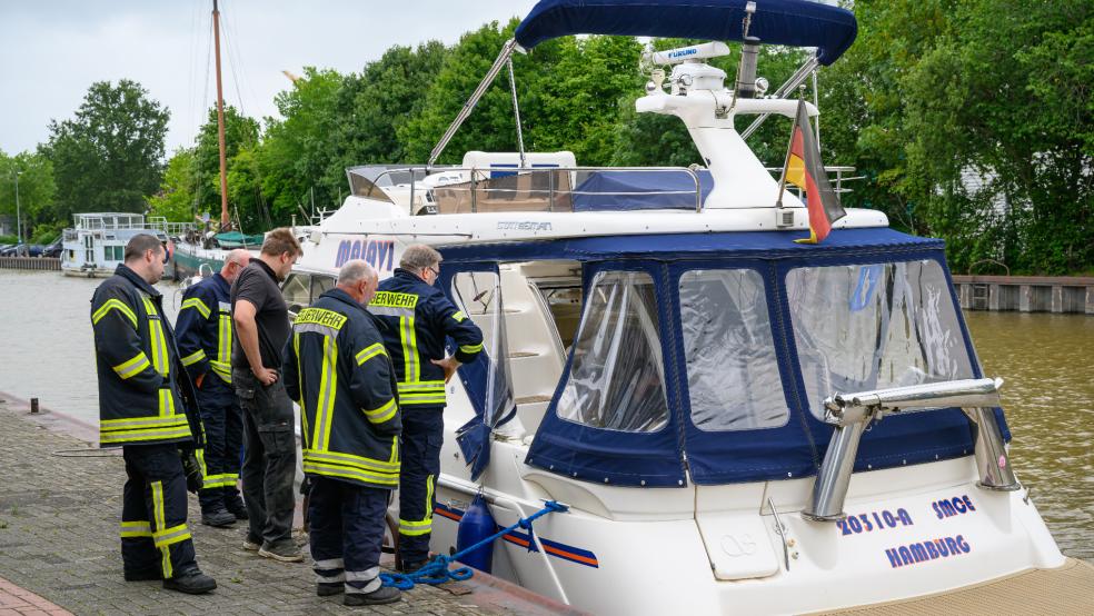 Ein Motorboot hatte auf der Ems Wasser gezogen. © Bruins