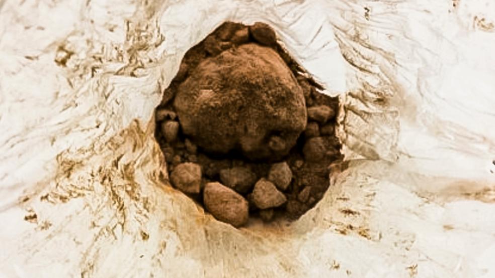 Im Körper geschmuggelt, nur mit einer Kunststofftüte verpackt: Das gefundene Heroin. © Zoll