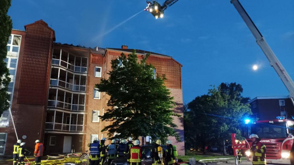 Die Polizei schätzt den entstandenen Brandschaden auf 1,5 Millionen Euro. © Goldenstein (Kreisfeuerwehr Aurich)