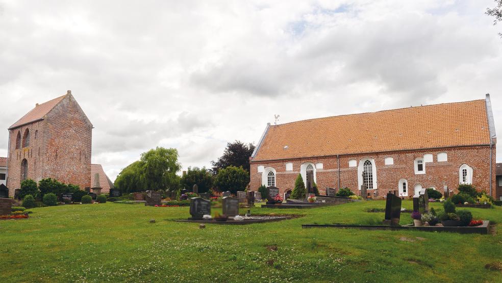 Die evangelisch-reformierte Kirche in Rorichum in der Gemeinde Moormerland soll künftig auch Urnen Verstorbener beherbergen.  © Foto: privat
