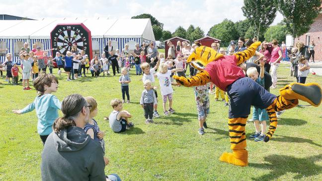Turntiger sorgt für Stimmung auf dem Sommerfest