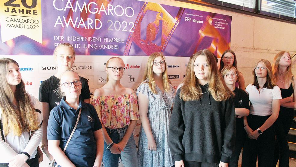 Die Schülerinnen des Wahlpflichtkurses Film beim »Camgaroo Award« in München.  © Foto: privat