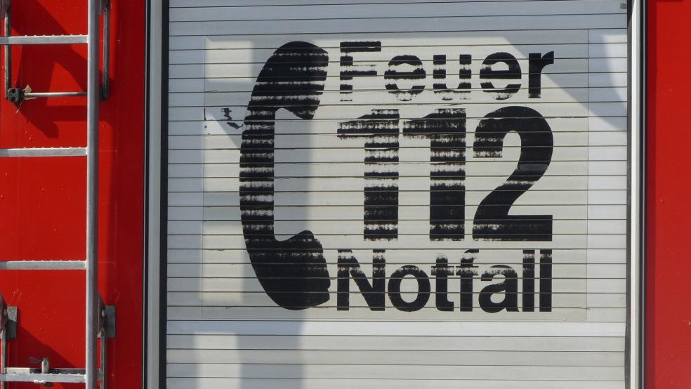 Das Feuer konnten die Einsatzkräfte schnell mit Wasser aus dem Tank des Löschfahrzeugs löschen. © Pixabay (Symbolbild)