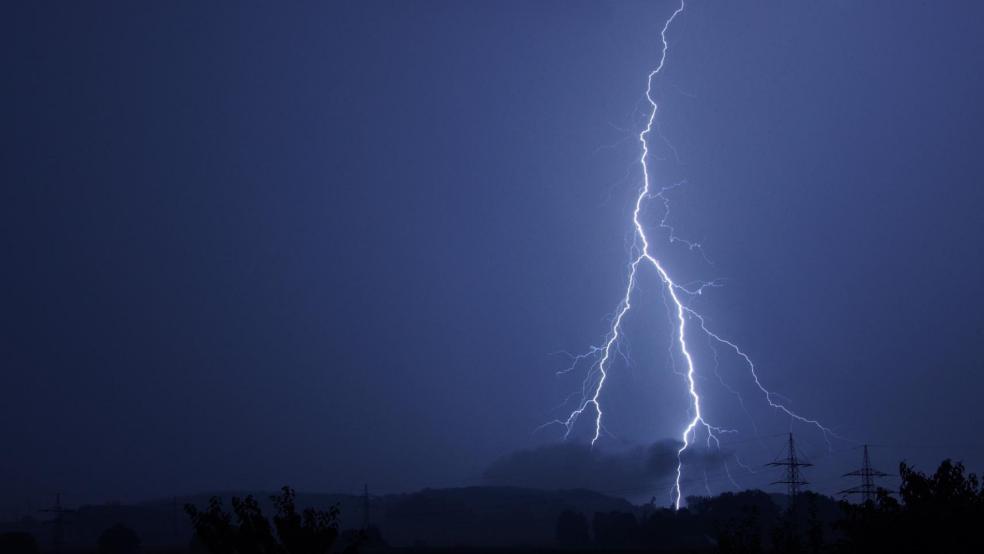 Wie aus dem »Siemens Blitzatlas 2021« hervorgeht, kam die Stadt Emden auf fast 3,9 Blitzeinschläge pro Quadratkilometer und liegt damit im bundesweiten Vergleich auf Platz 19 unter allen Landkreisen und kreisfreien Städten. © Pixabay (Symbolfoto)