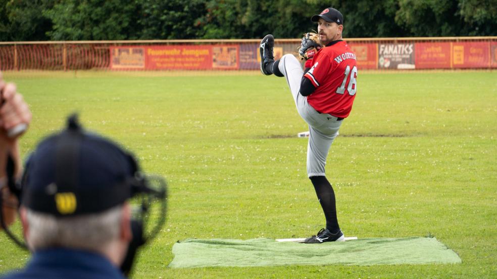 Jemgums Ronny Woortmann macht als Pitcher große Fortschritte, findet Trainer Jens Flink. © Evers/brandsplus
