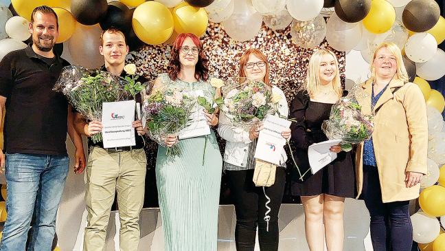 Altenzentrum: Abschluss für Auszubildende