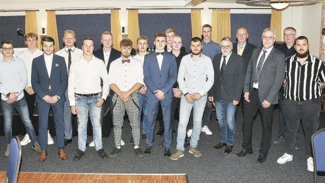 15 Maurergesellen in Leer freigesprochen