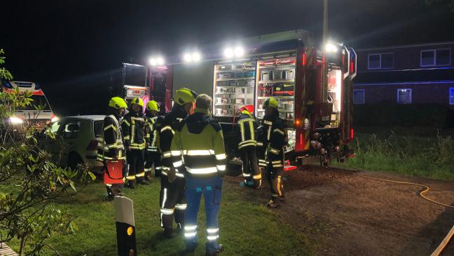 Feuerwehr rettet zwei Bewohner aus brennendem Haus