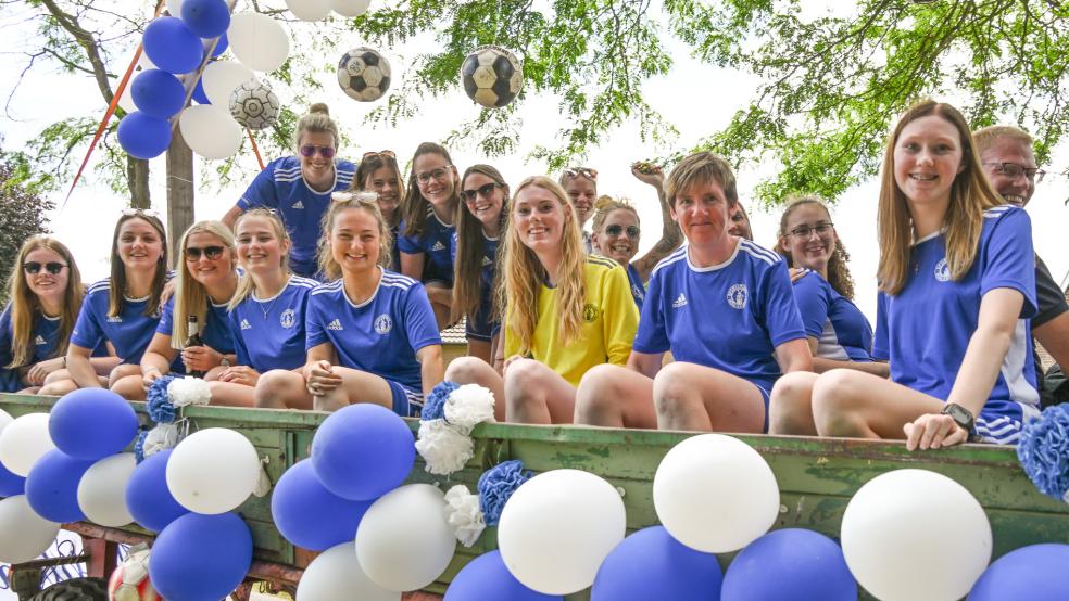 Impressionen vom Umzug der Sportfreunde Möhlenwarf am Sonntag © Foto: Bruins