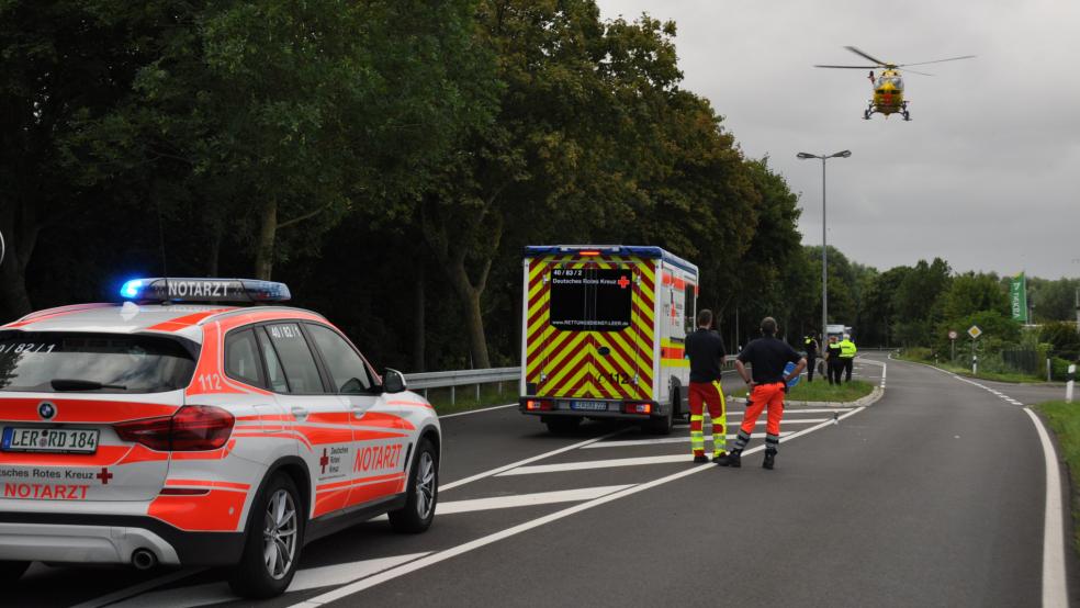 Die lebensgefährlich verletzte Frau wurde mit einem Rettungshubschrauber in eine Klinik geflogen. © Foto: Wolters