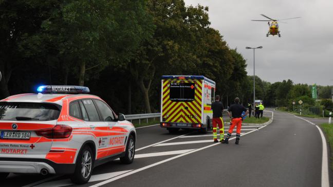 Von Auto erfasst: Fußgängerin in Lebensgefahr