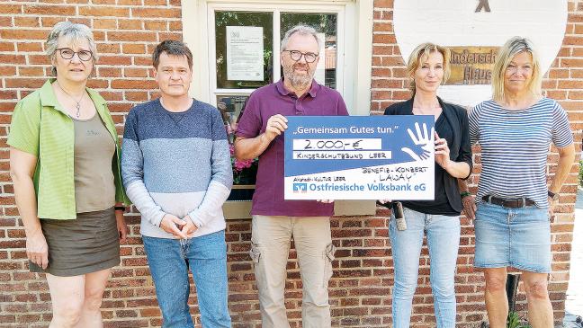 Konzert-Erlös an den Kinderschutzbund gespendet