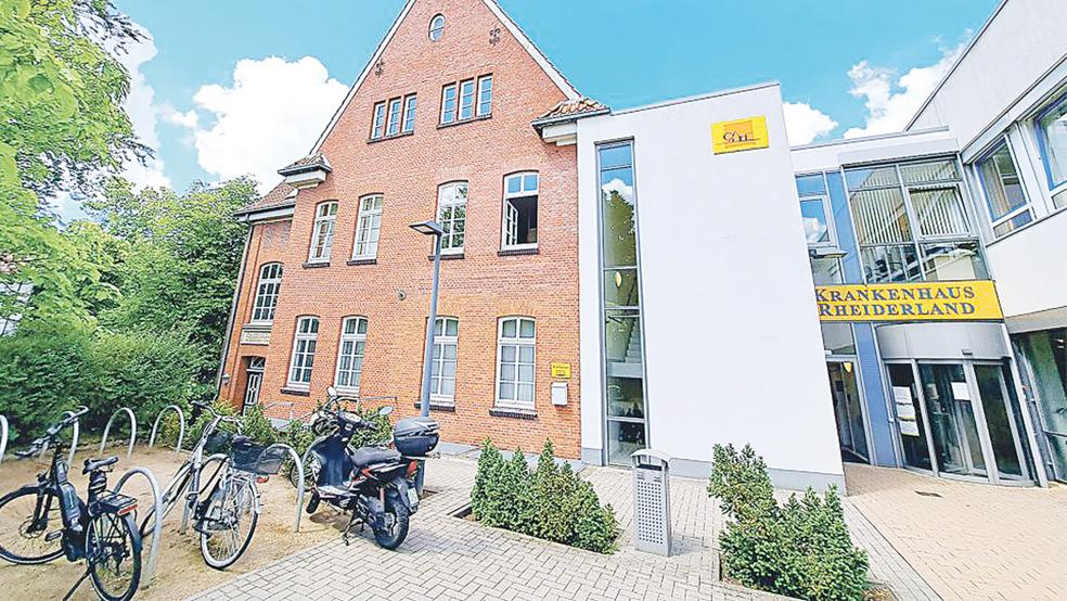 Wer das Krankenhaus Rheiderland besuchen will, muss nur noch einen negativen Corona-Test vorzeigen.  © Foto: Szyska/Archiv 