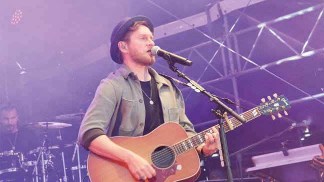 2500 Fans feiern mit Johannes Oerding auf Norderney