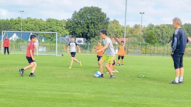 Fußball bringt junge Flüchtlinge zusammen