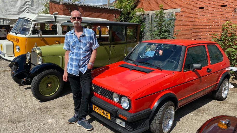 Wubbe Jan Kiel aus dem niederländischen Musselkanaal organisierte die Oldtimer-Show und zeigte seinen Golf GTD aus 1983.  © Kuper