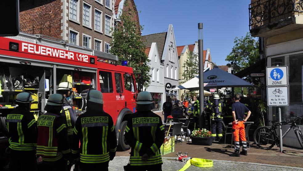 In einem Restaurant in Leer ist ein Streit eskaliert. Außerdem rückte die Feuerwehr an - wegen einer brennenden Pizza. © Wolters