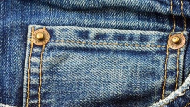 Mann ohne Hose randaliert in Weener